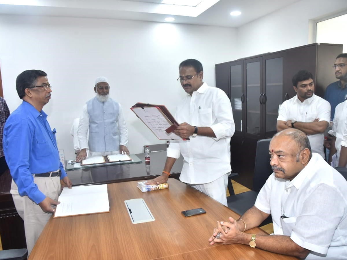 YSRCP Leaders MLC Oath Council Chairman Sharif Chamber Photo Gallery - Sakshi2