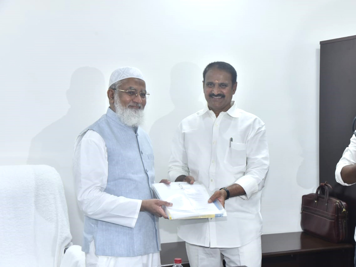 YSRCP Leaders MLC Oath Council Chairman Sharif Chamber Photo Gallery - Sakshi3