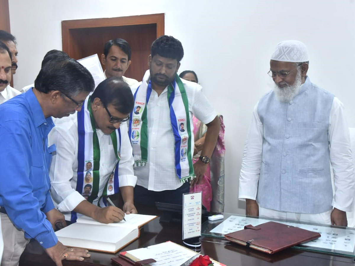 YSRCP Leaders MLC Oath Council Chairman Sharif Chamber Photo Gallery - Sakshi4