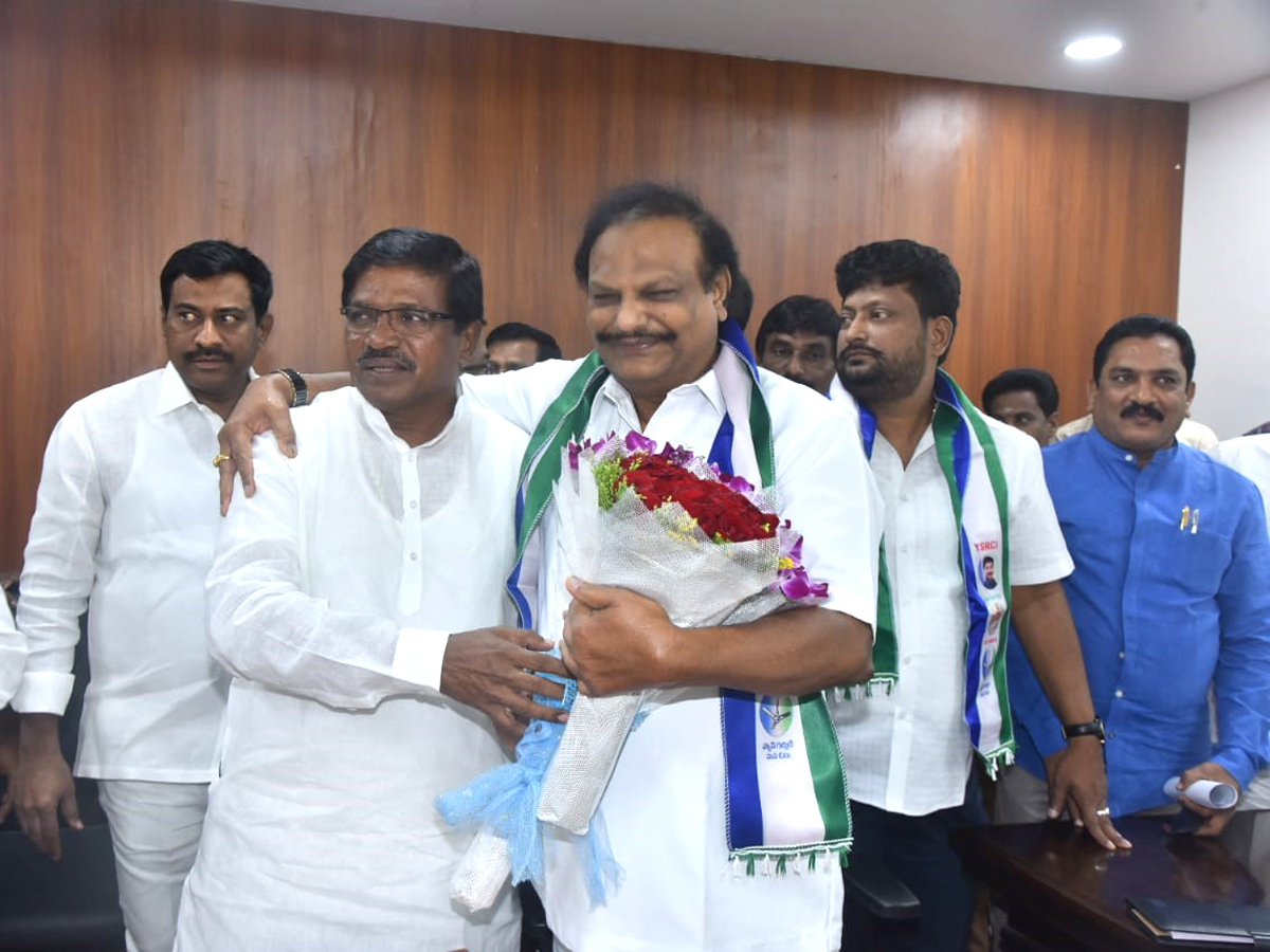 YSRCP Leaders MLC Oath Council Chairman Sharif Chamber Photo Gallery - Sakshi8