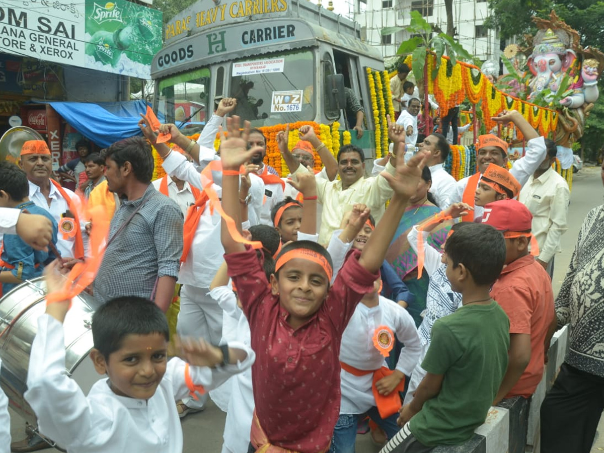 hyderabad ganesh nimajjanam Photo Gallery - Sakshi14