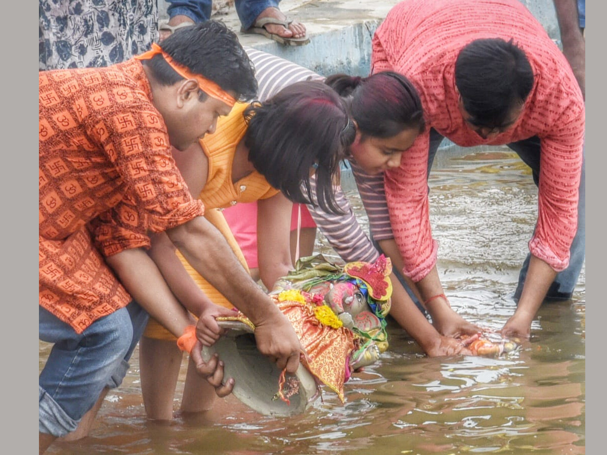 hyderabad ganesh nimajjanam Photo Gallery - Sakshi41