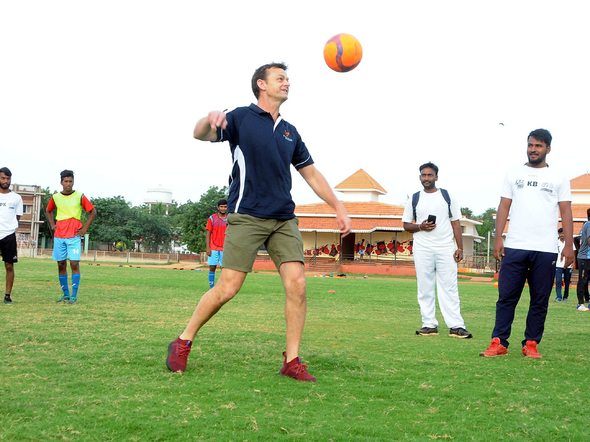 Adam Gilchrist Visited RDT Ground at Anantapur Photo Gallery - Sakshi15