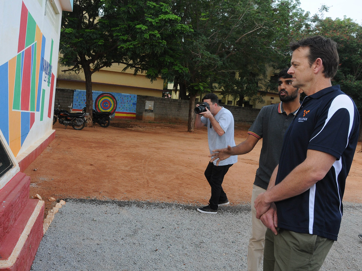 Adam Gilchrist Visited RDT Ground at Anantapur Photo Gallery - Sakshi17