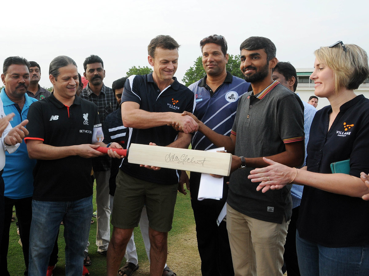 Adam Gilchrist Visited RDT Ground at Anantapur Photo Gallery - Sakshi21