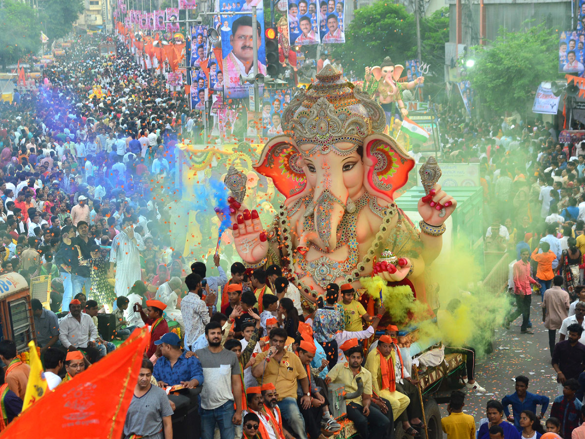 Ganesh Nimajjanam At Hussain Sagar Photo Gallery - Sakshi1