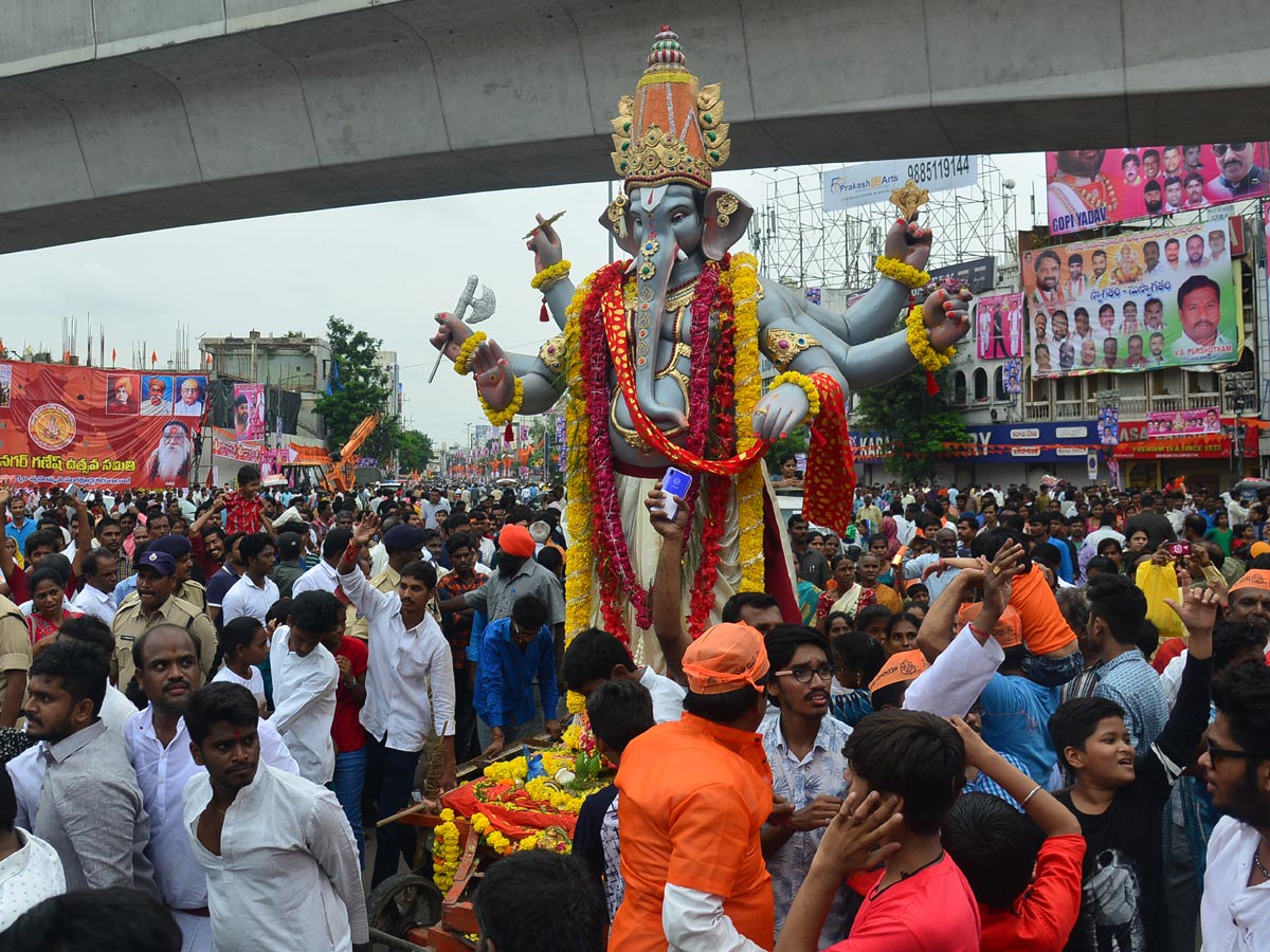 Ganesh Nimajjanam At Hussain Sagar Photo Gallery - Sakshi31