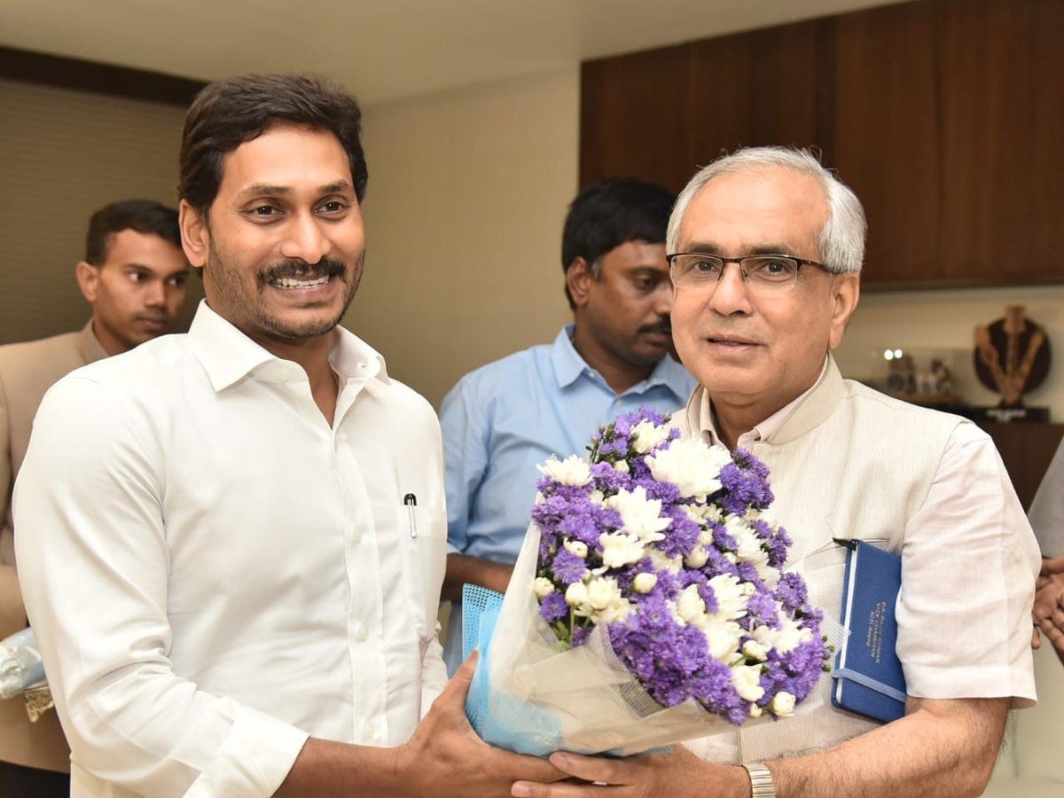 Niti Aayog Vice Chairman Meets Cm Jagan Amaravati Photo Gallery - Sakshi1