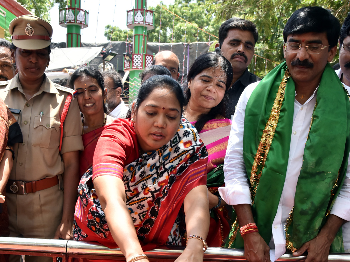 Rottela Panduga 2019 Celebrations In Nellore Photo Gallery - Sakshi3