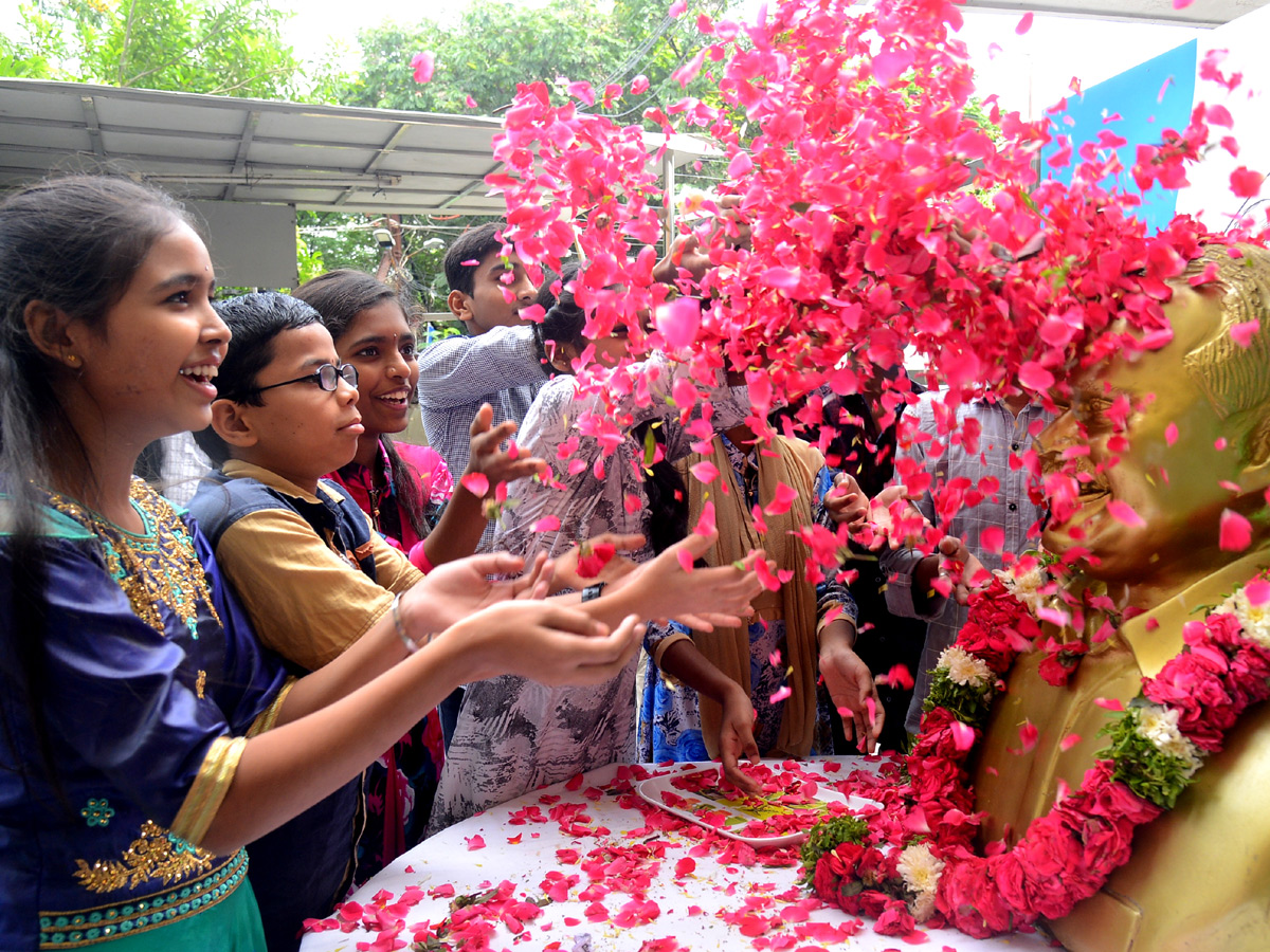 YSR Vardhanti in Hyderabad YSRCP Office Photo Gallery - Sakshi11