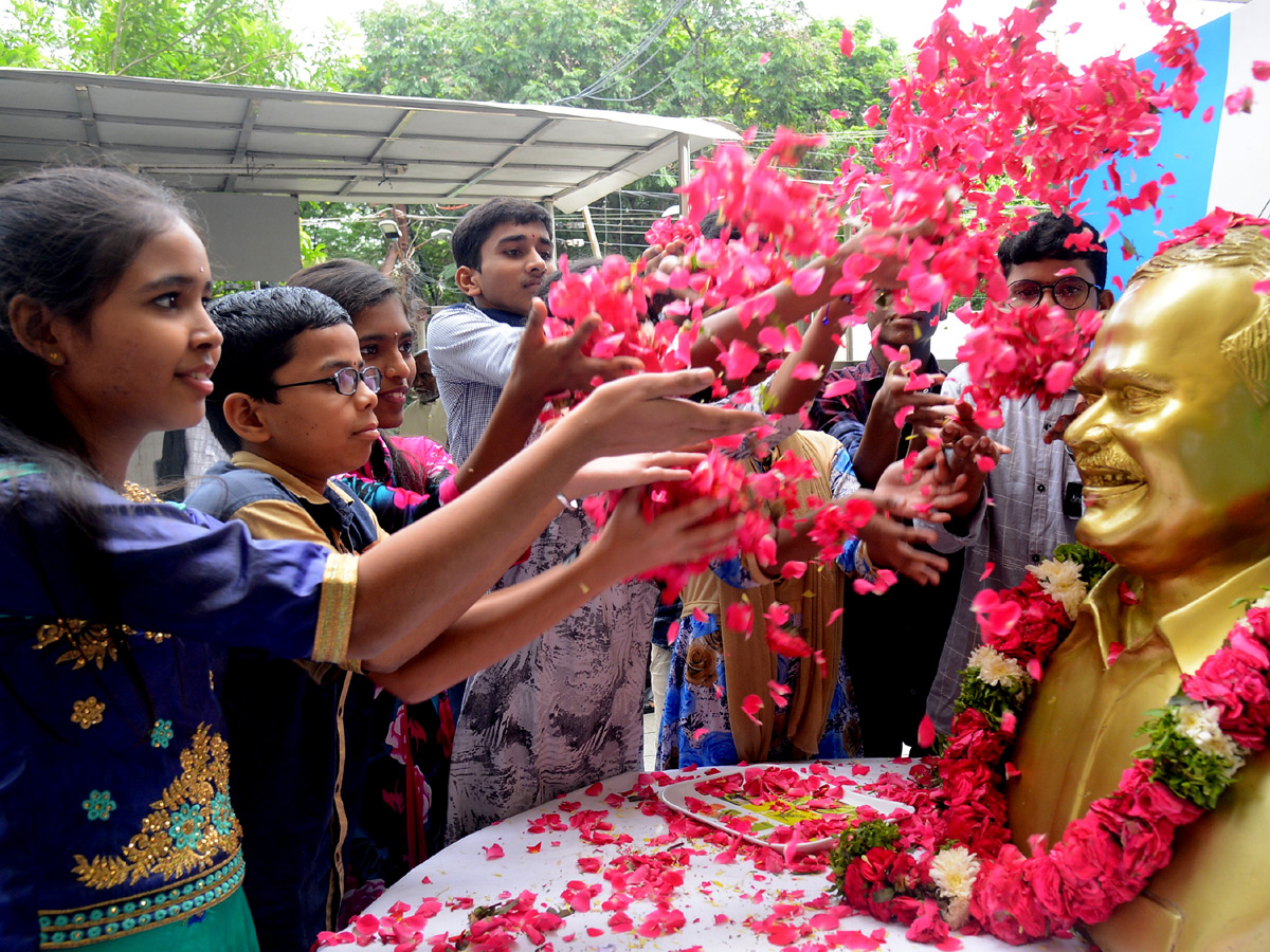 YSR Vardhanti in Hyderabad YSRCP Office Photo Gallery - Sakshi14