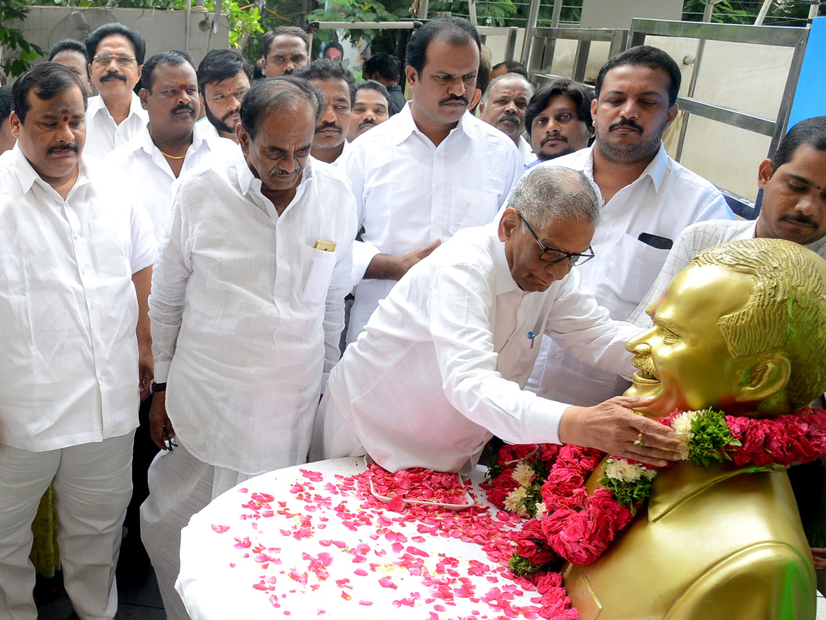 YSR Vardhanti in Hyderabad YSRCP Office Photo Gallery - Sakshi2