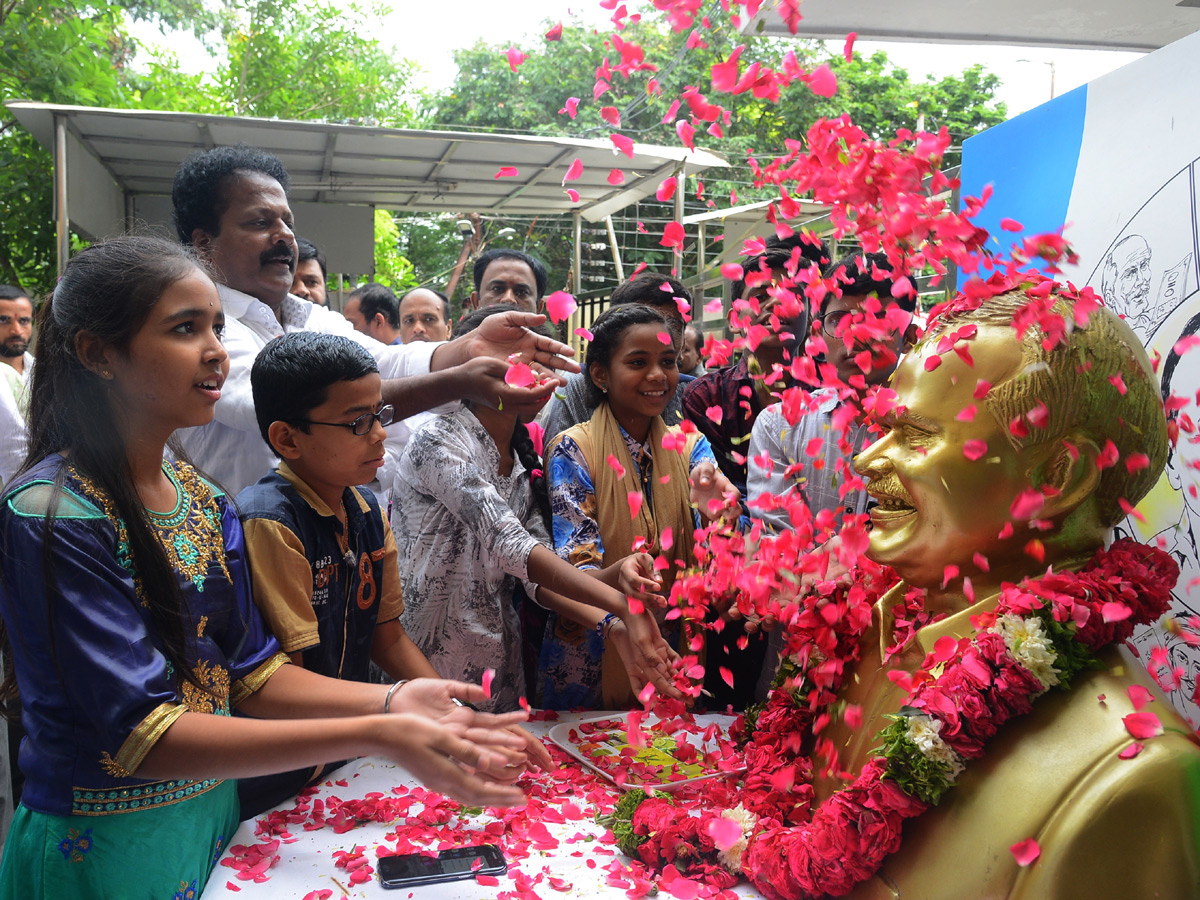 YSR Vardhanti in Hyderabad YSRCP Office Photo Gallery - Sakshi3