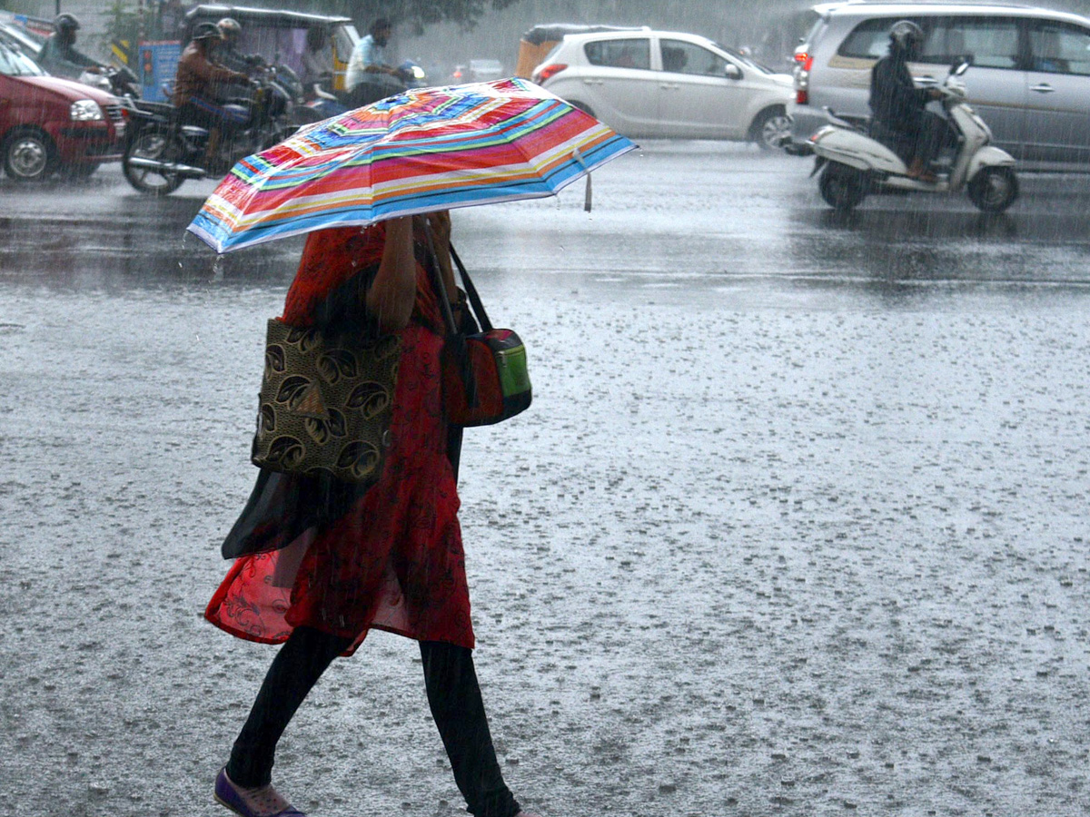 heavy rain in hyderabad Photo Gallery - Sakshi11