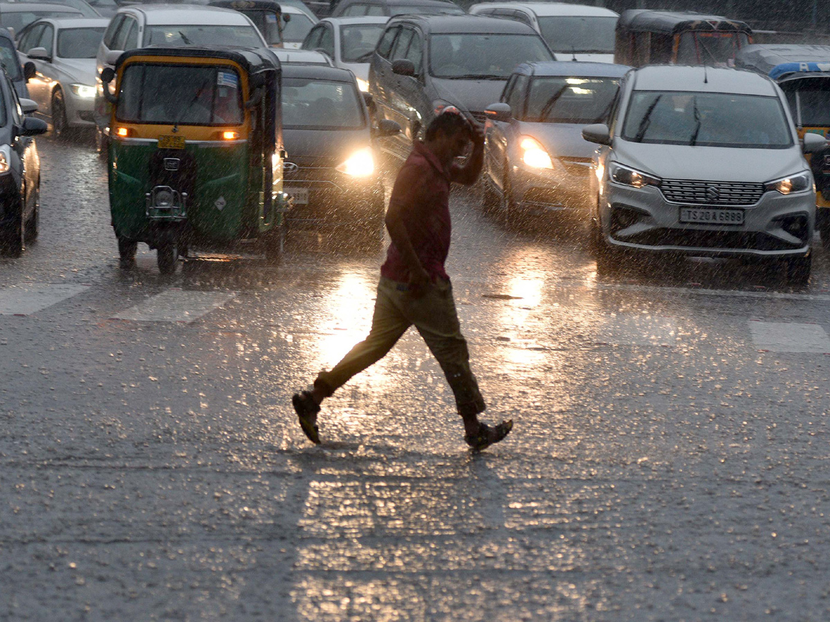 heavy rain in hyderabad Photo Gallery - Sakshi1