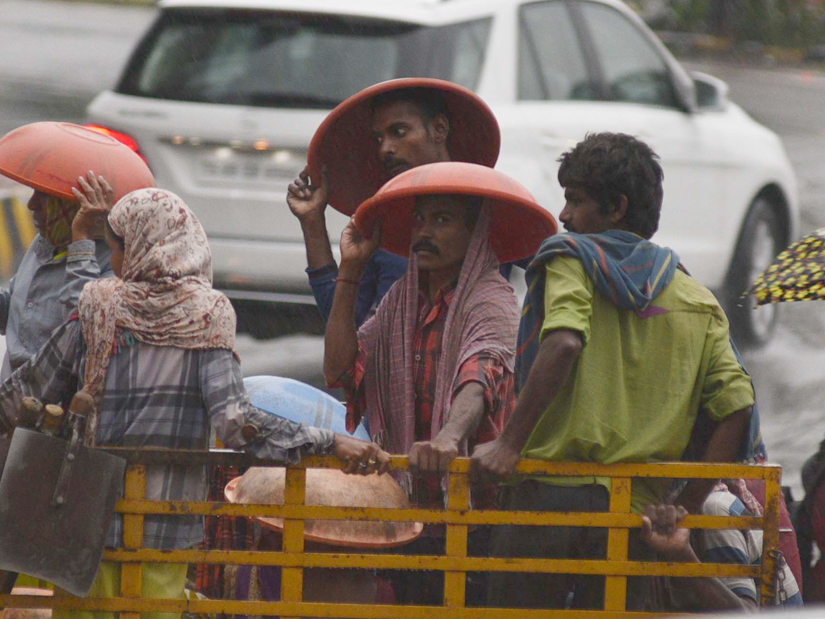 heavy rain in hyderabad Photo Gallery - Sakshi23