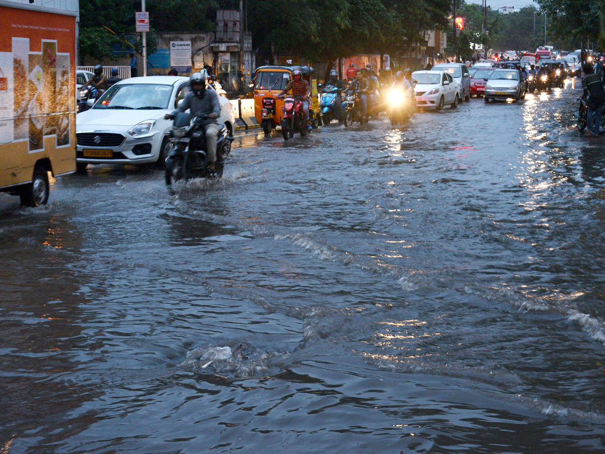 heavy rain in hyderabad Photo Gallery - Sakshi24