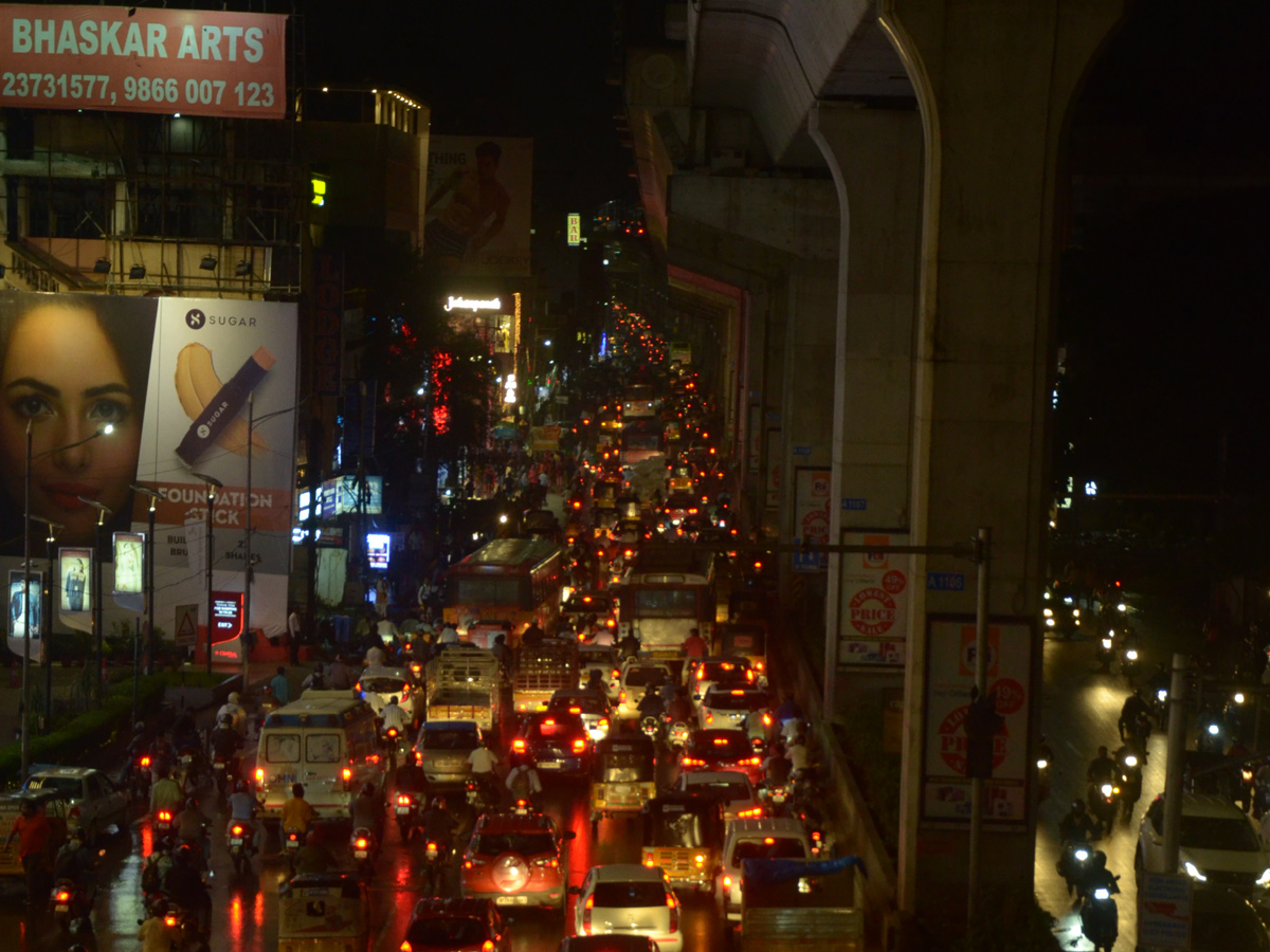 Heavy Rain in Hyderabad Photo Gallery - Sakshi11