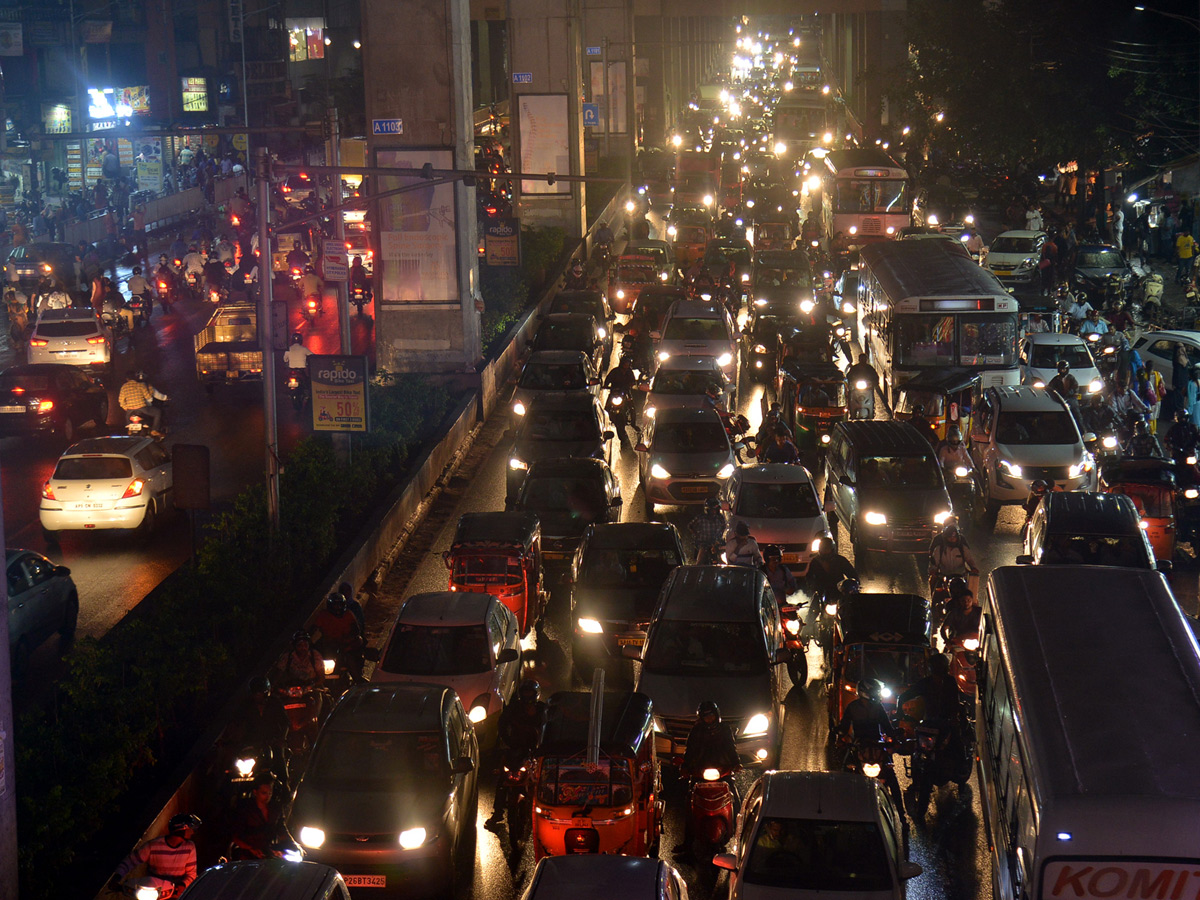 Heavy Rain in Hyderabad Photo Gallery - Sakshi18