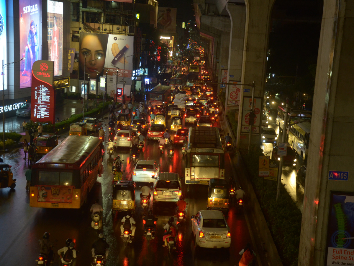 Heavy Rain in Hyderabad Photo Gallery - Sakshi6