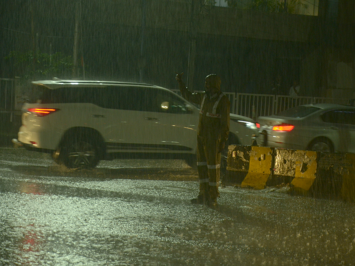 Heavy rain in Hyderabad Photo Gallery - Sakshi7