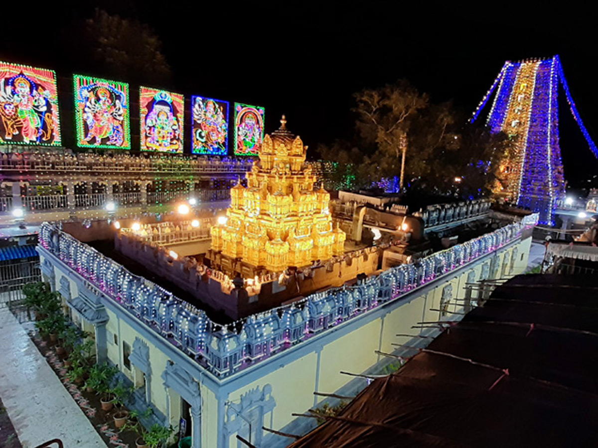 Vijayawada Kanaka Durga Temple Dasara Festival in Photo Gallery - Sakshi2