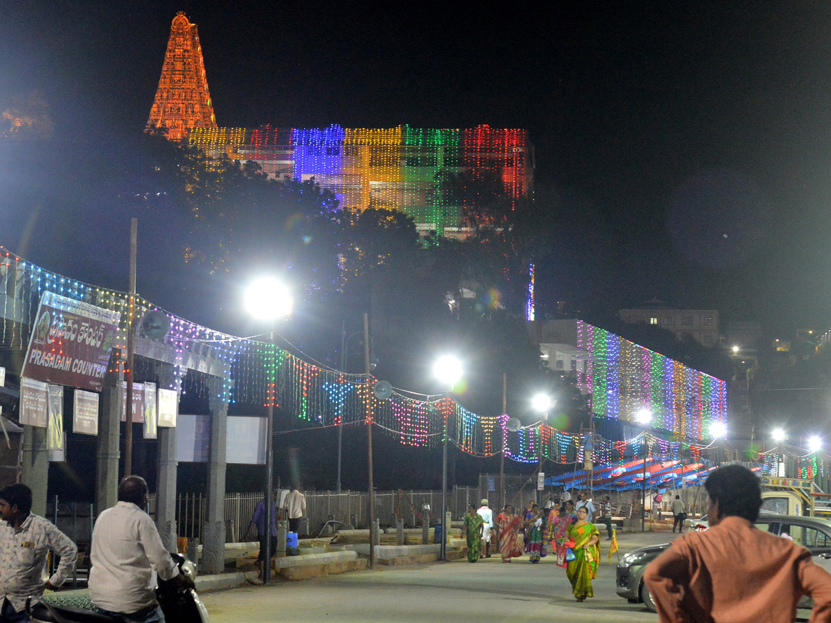 Vijayawada Kanaka Durga Temple Dasara Festival in Photo Gallery - Sakshi13