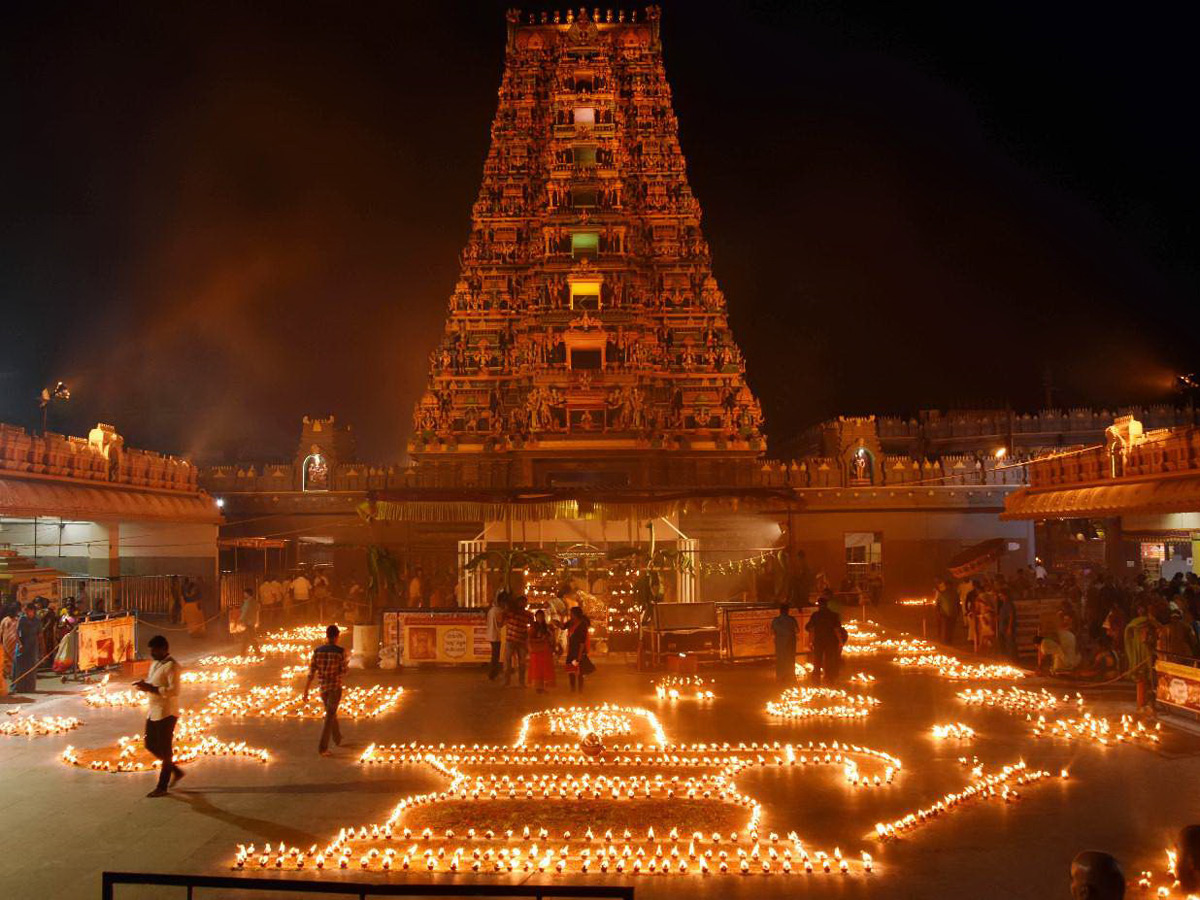 Vijayawada Kanaka Durga Temple Dasara Festival in Photo Gallery - Sakshi1