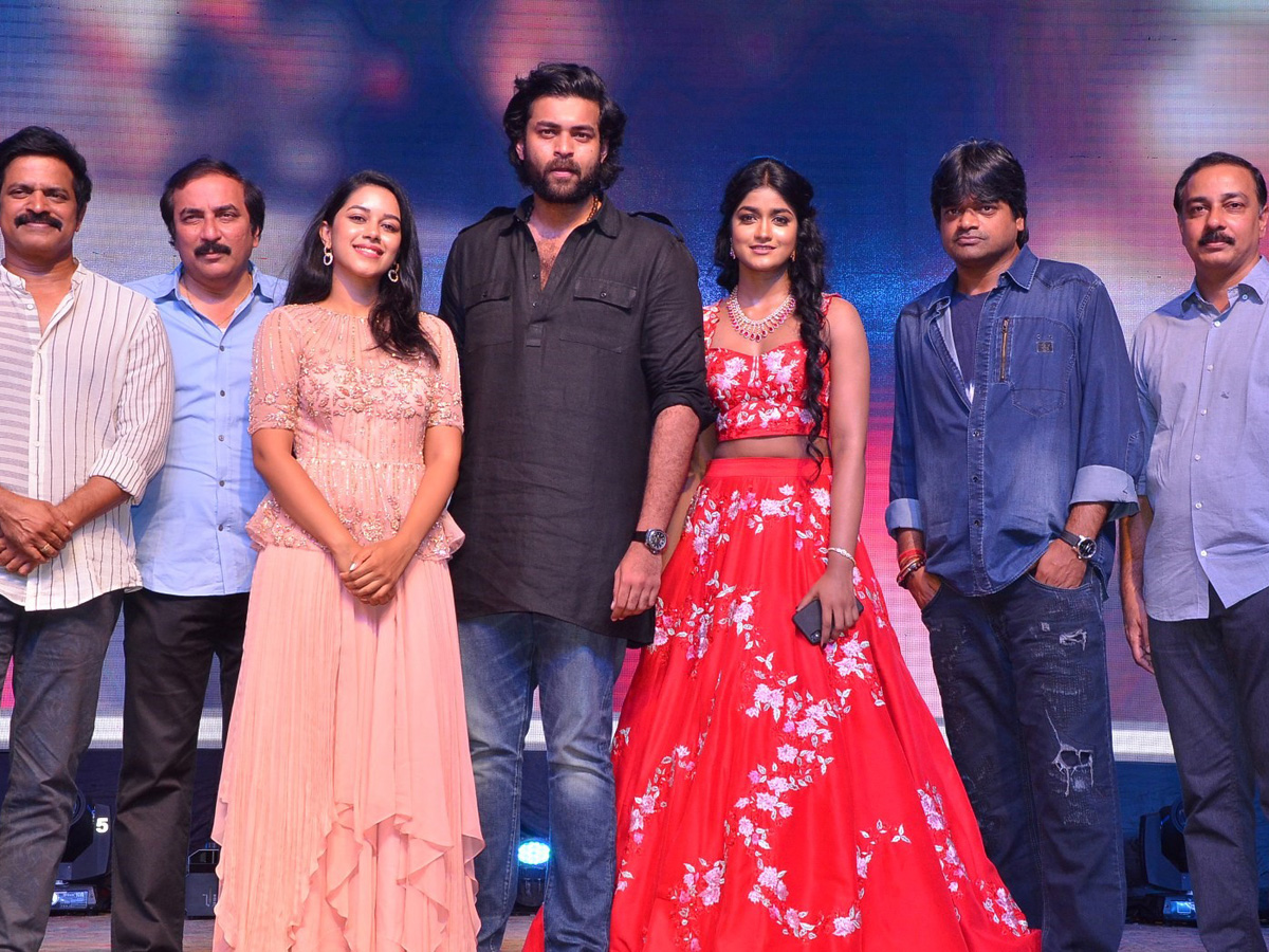 Gaddala Konda Ganesh Success Meet at Vizag Photo Gallery - Sakshi9