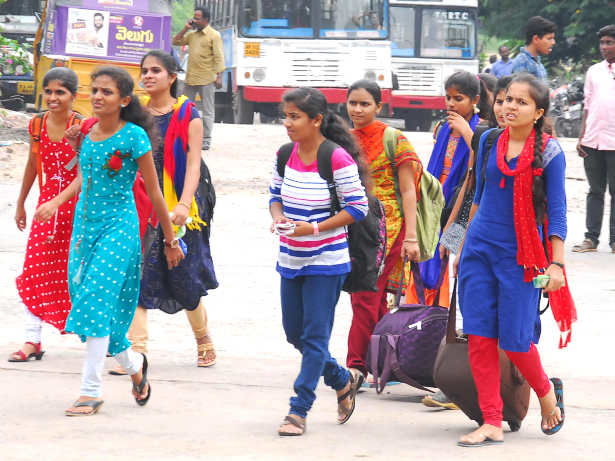 Hyderabad City Bus Stations Full of Rush Dussehra Festival  - Sakshi1