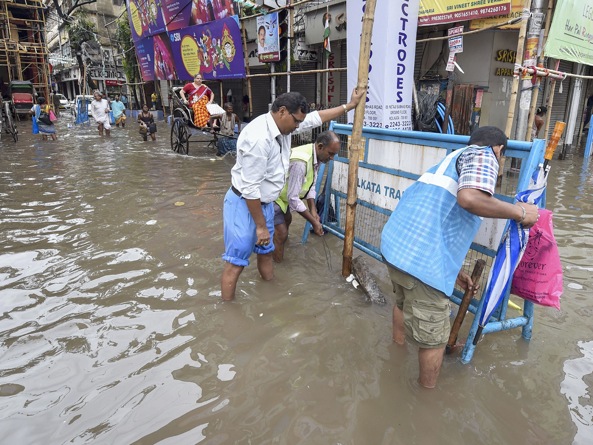 Rain wreaks havoc in Bihar alert in 13 districts Photo Gallery - Sakshi10