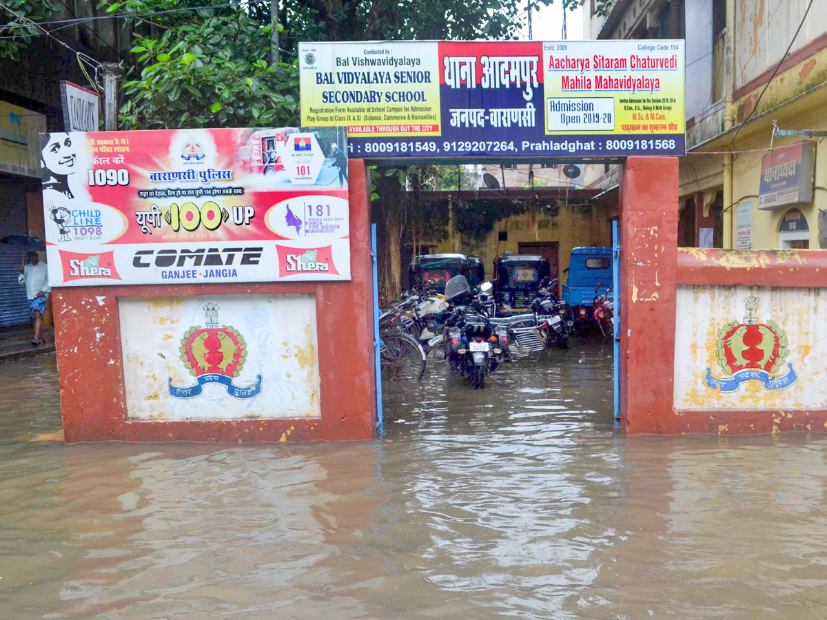 Rain wreaks havoc in Bihar alert in 13 districts Photo Gallery - Sakshi11