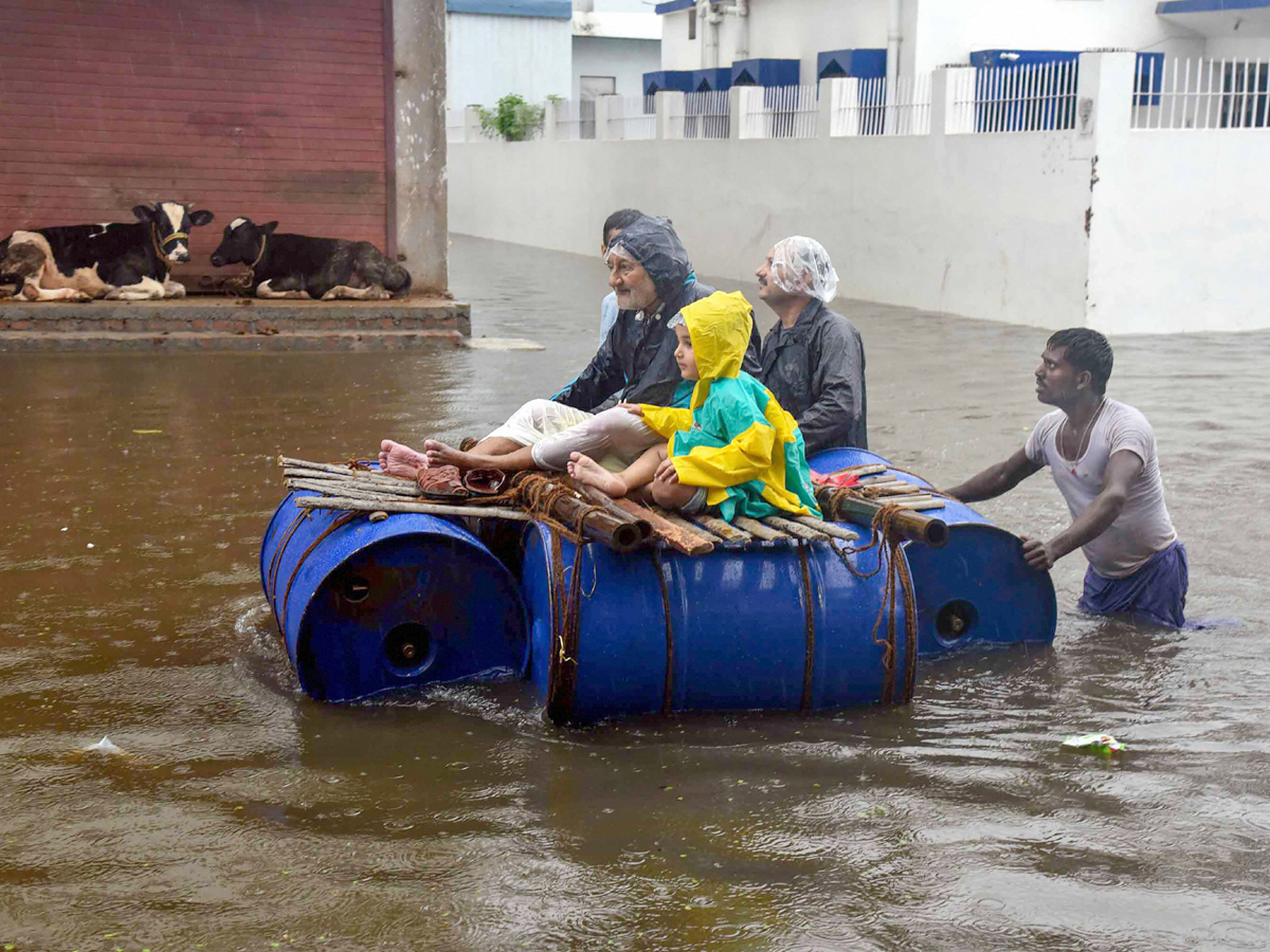 Rain wreaks havoc in Bihar alert in 13 districts Photo Gallery - Sakshi13