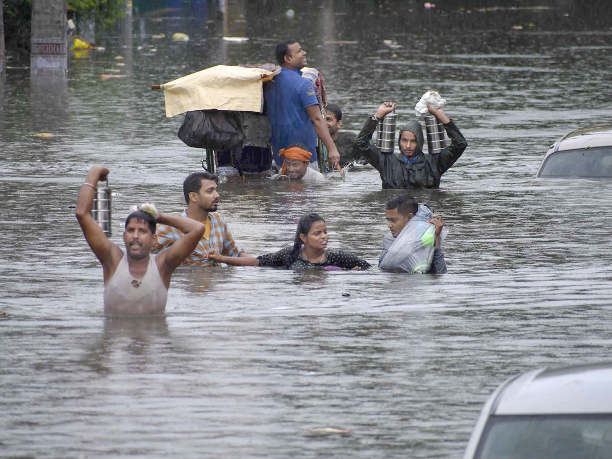 Rain wreaks havoc in Bihar alert in 13 districts Photo Gallery - Sakshi1