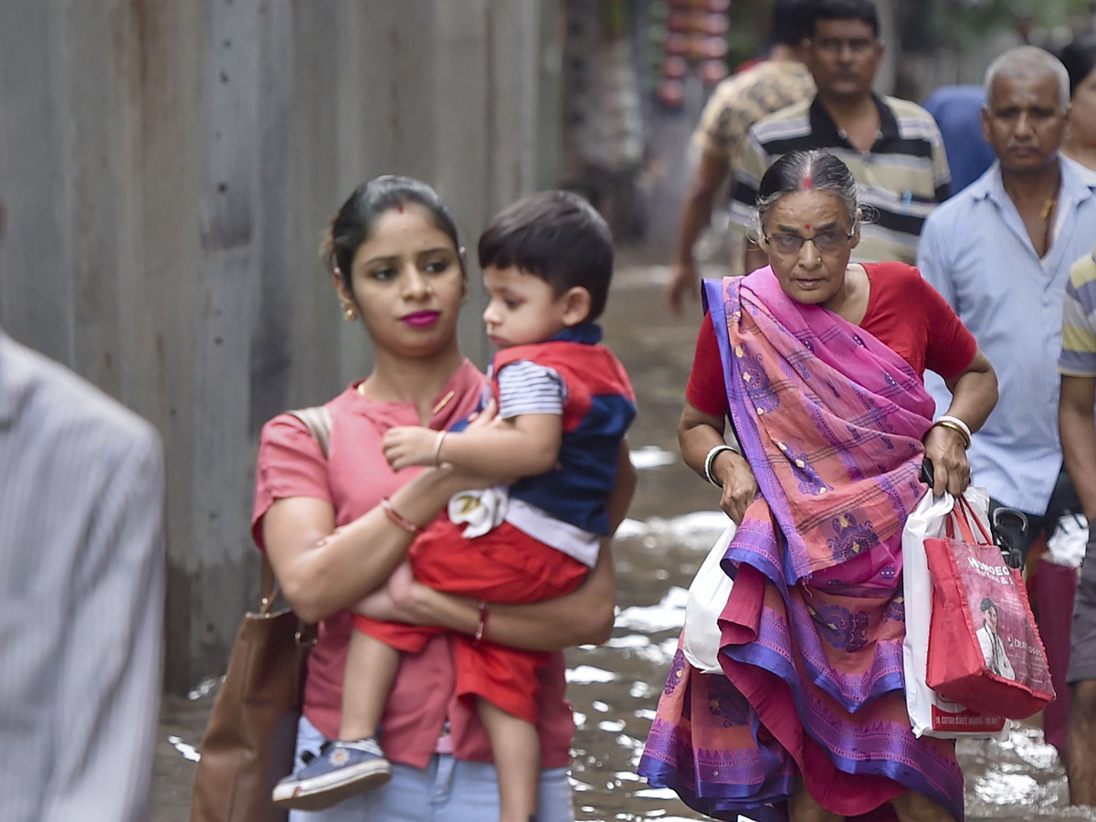 Rain wreaks havoc in Bihar alert in 13 districts Photo Gallery - Sakshi7