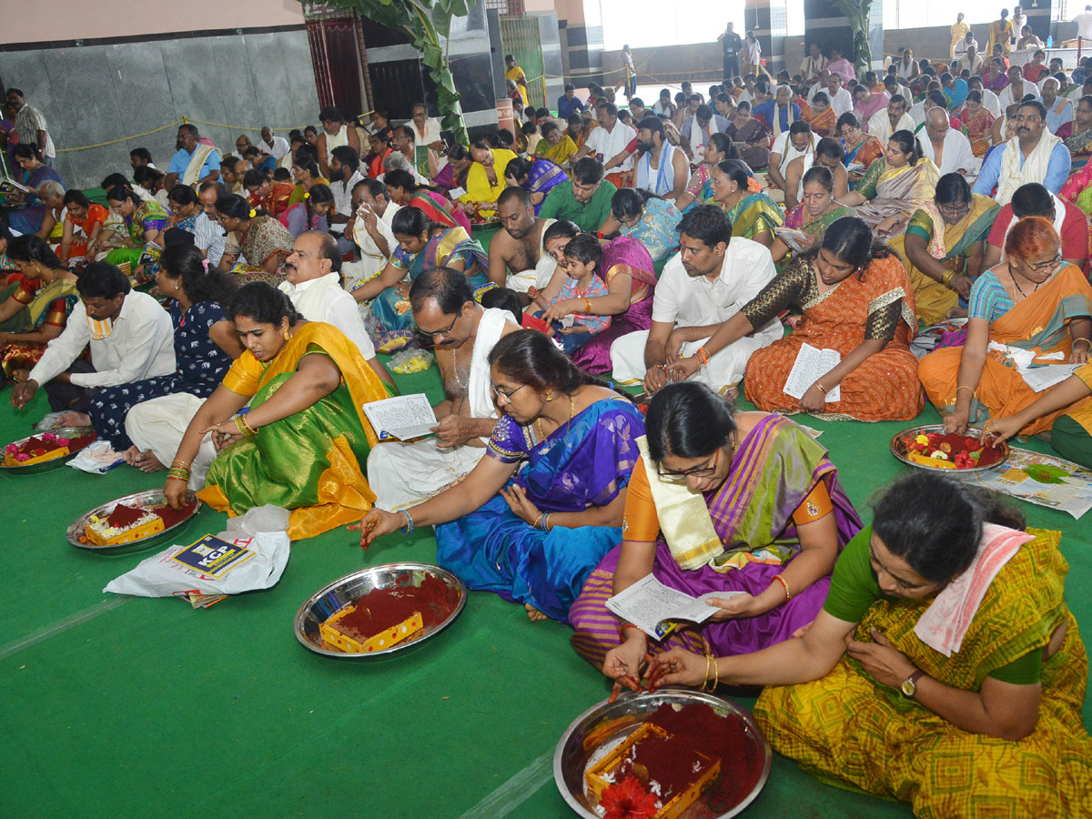 Sharan Navaratri Celebrations At Vijayawada Indrakeeladri Photo Gallery - Sakshi18