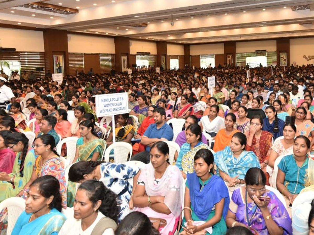 YS Jagan Handed Over Appointment Letters Ap Grama Ward Sachivalayam Candidates Photo Gallery - Sakshi24