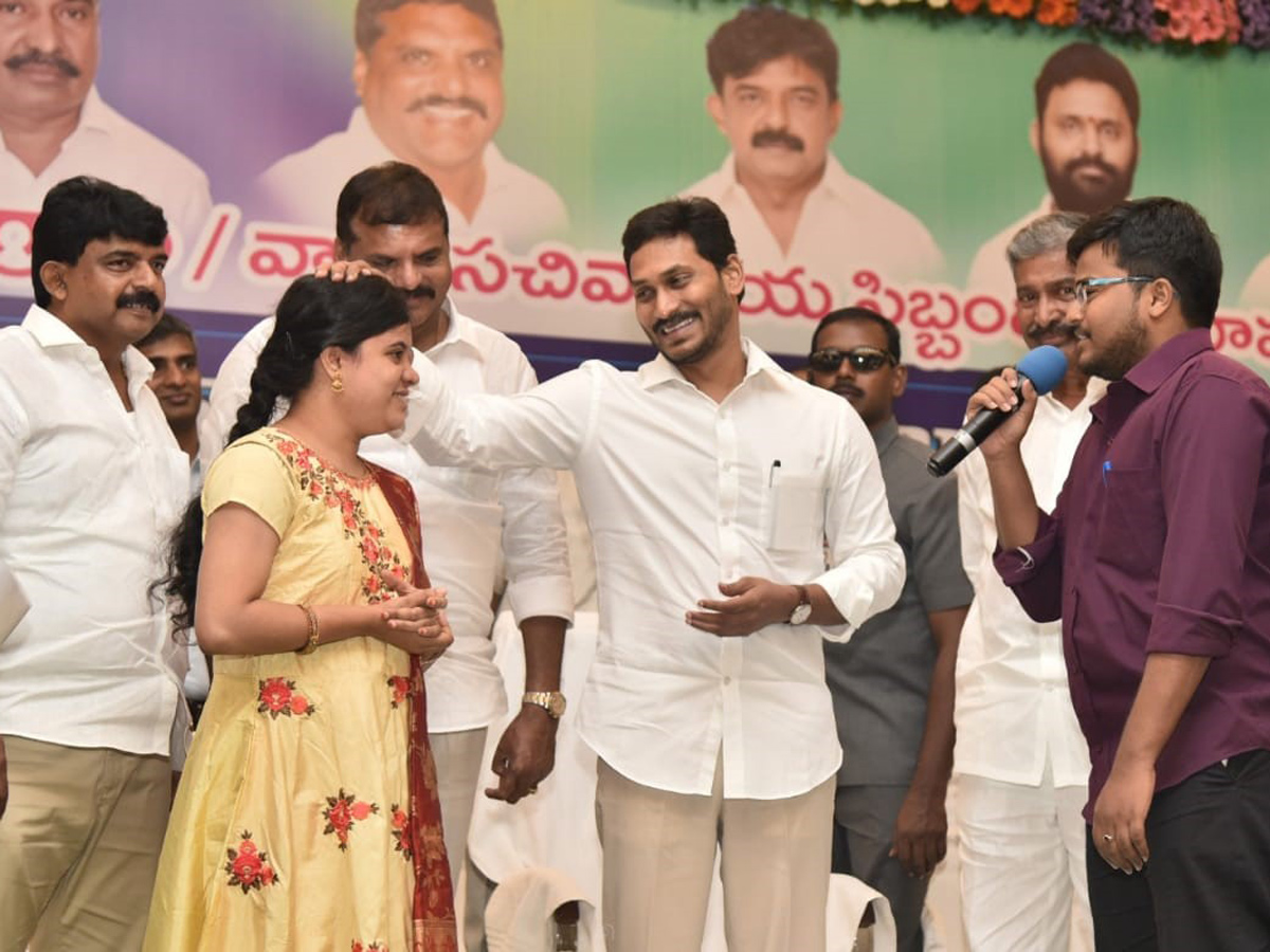 YS Jagan Handed Over Appointment Letters Ap Grama Ward Sachivalayam Candidates Photo Gallery - Sakshi29