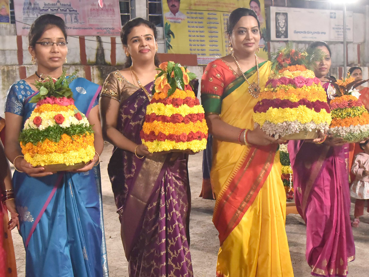  bathukamma celebrations in hyderabad Photo Gallery - Sakshi2