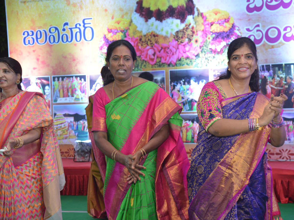  bathukamma celebrations in hyderabad Photo Gallery - Sakshi14