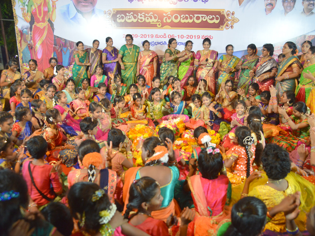  bathukamma celebrations in hyderabad Photo Gallery - Sakshi16