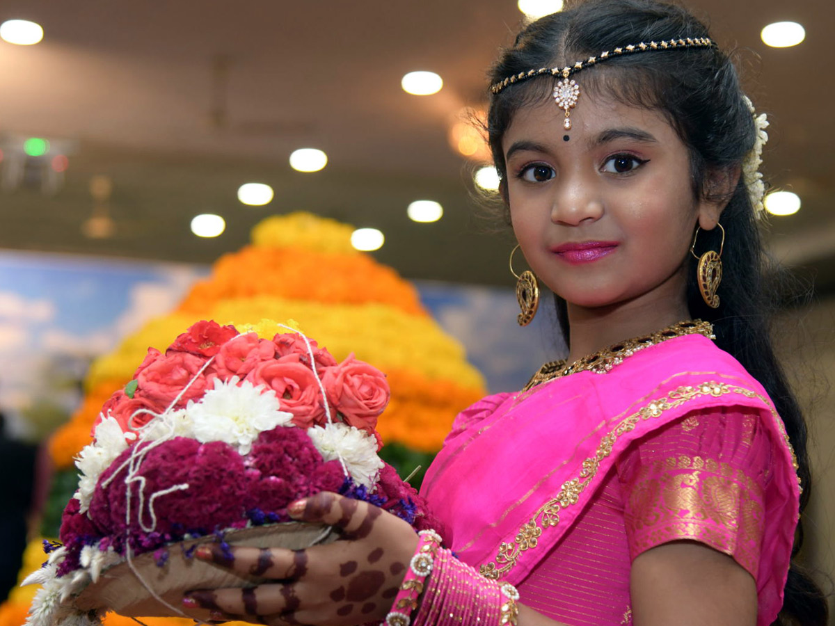  bathukamma celebrations in hyderabad Photo Gallery - Sakshi18