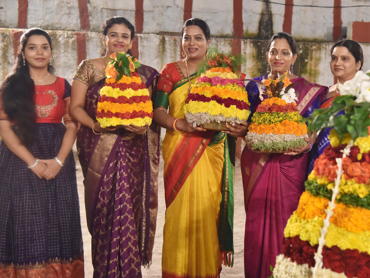  bathukamma celebrations in hyderabad Photo Gallery - Sakshi3