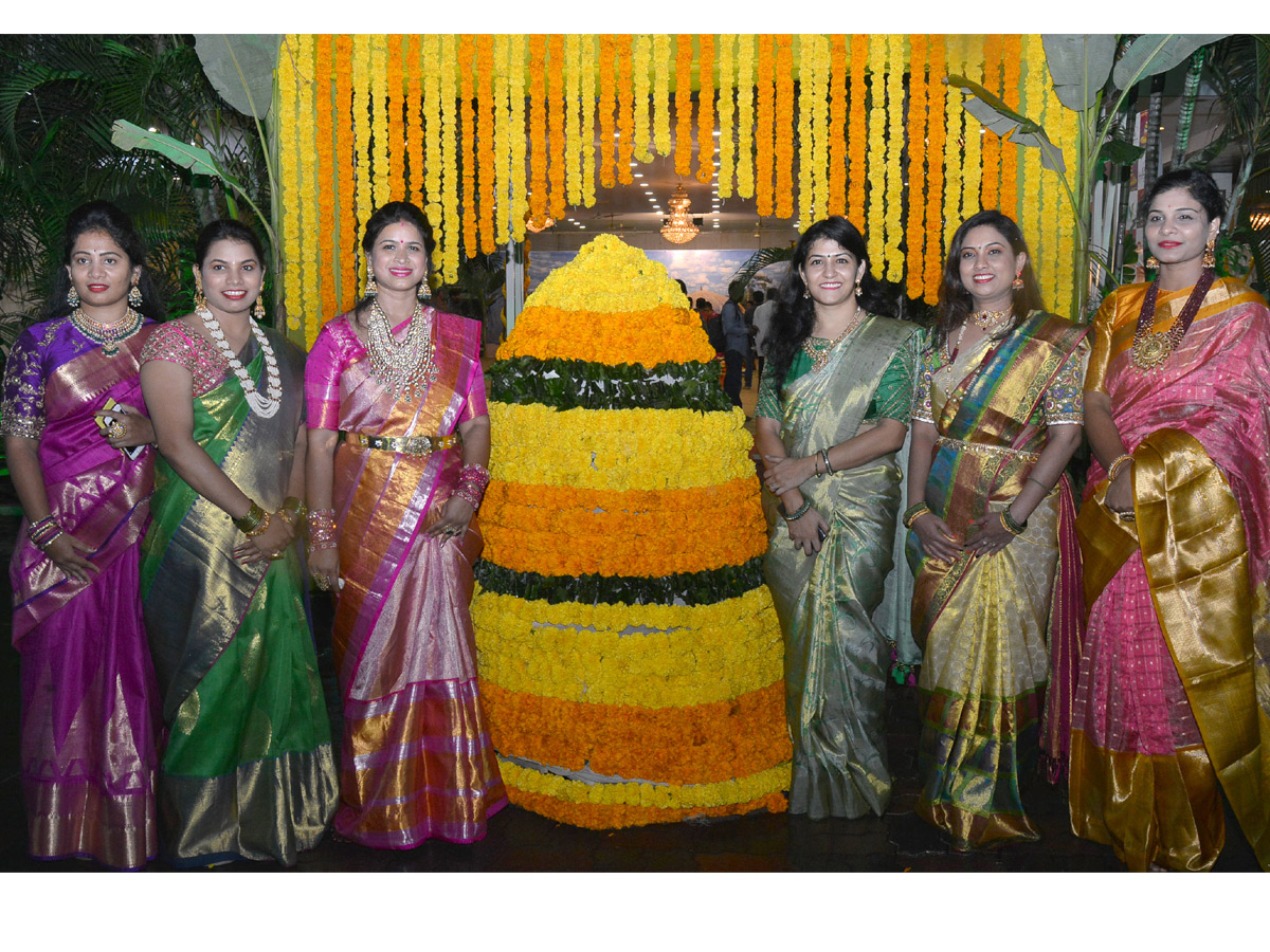  bathukamma celebrations in hyderabad Photo Gallery - Sakshi20