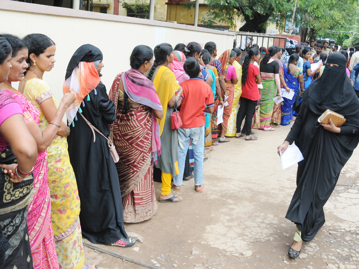  Health Minister Etela Rajender Inspected Fever Hospital In Nallakunta - Sakshi3