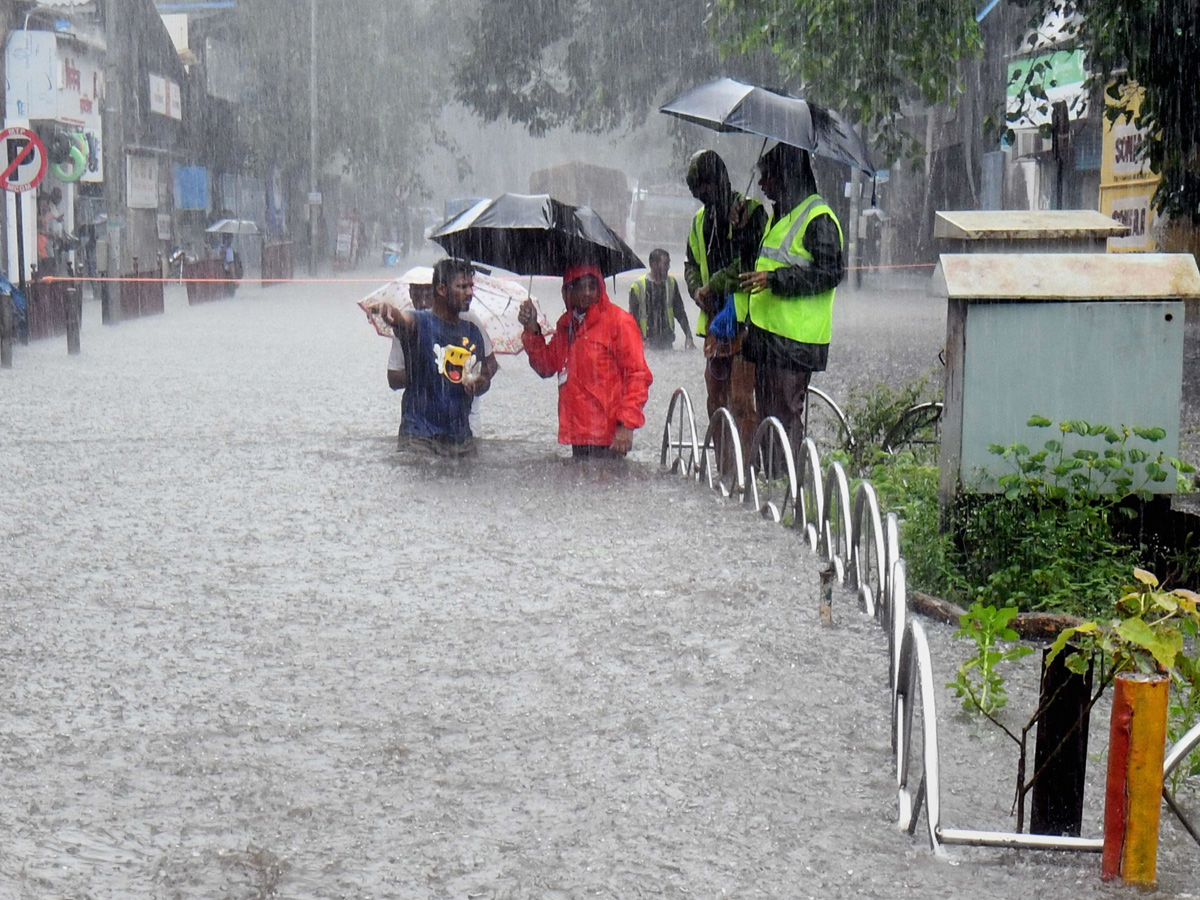 Heavy Rain in Mumbai Photo Gallery - Sakshi10