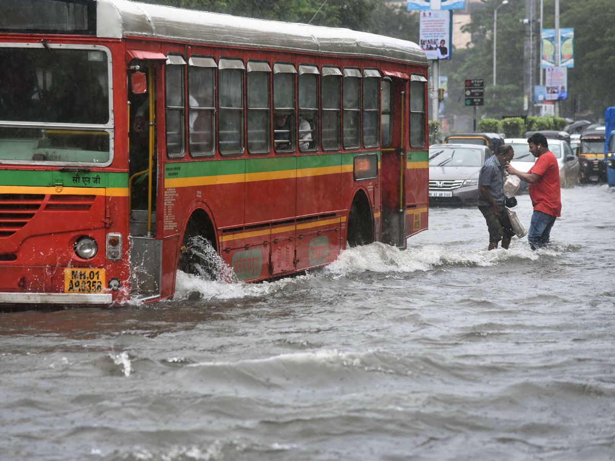 Heavy Rain in Mumbai Photo Gallery - Sakshi11