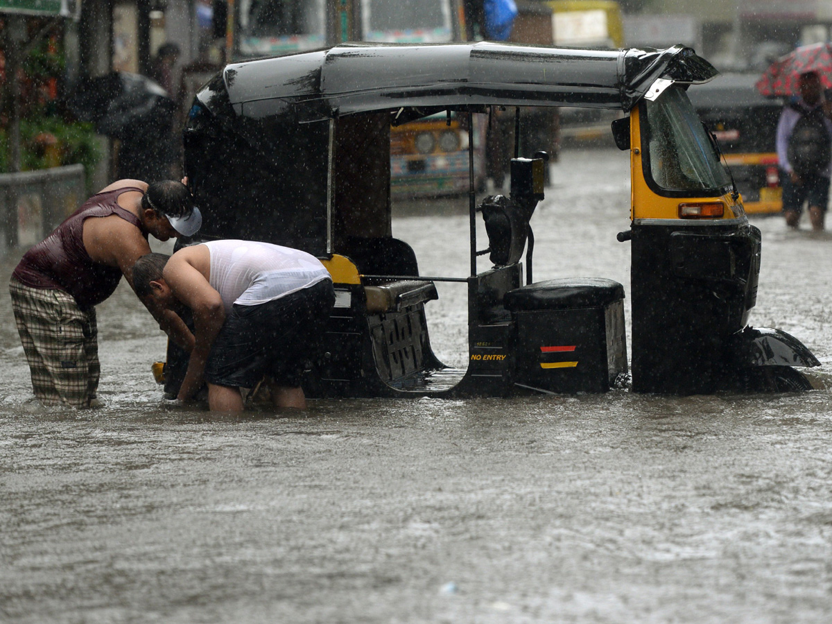 Heavy Rain in Mumbai Photo Gallery - Sakshi22