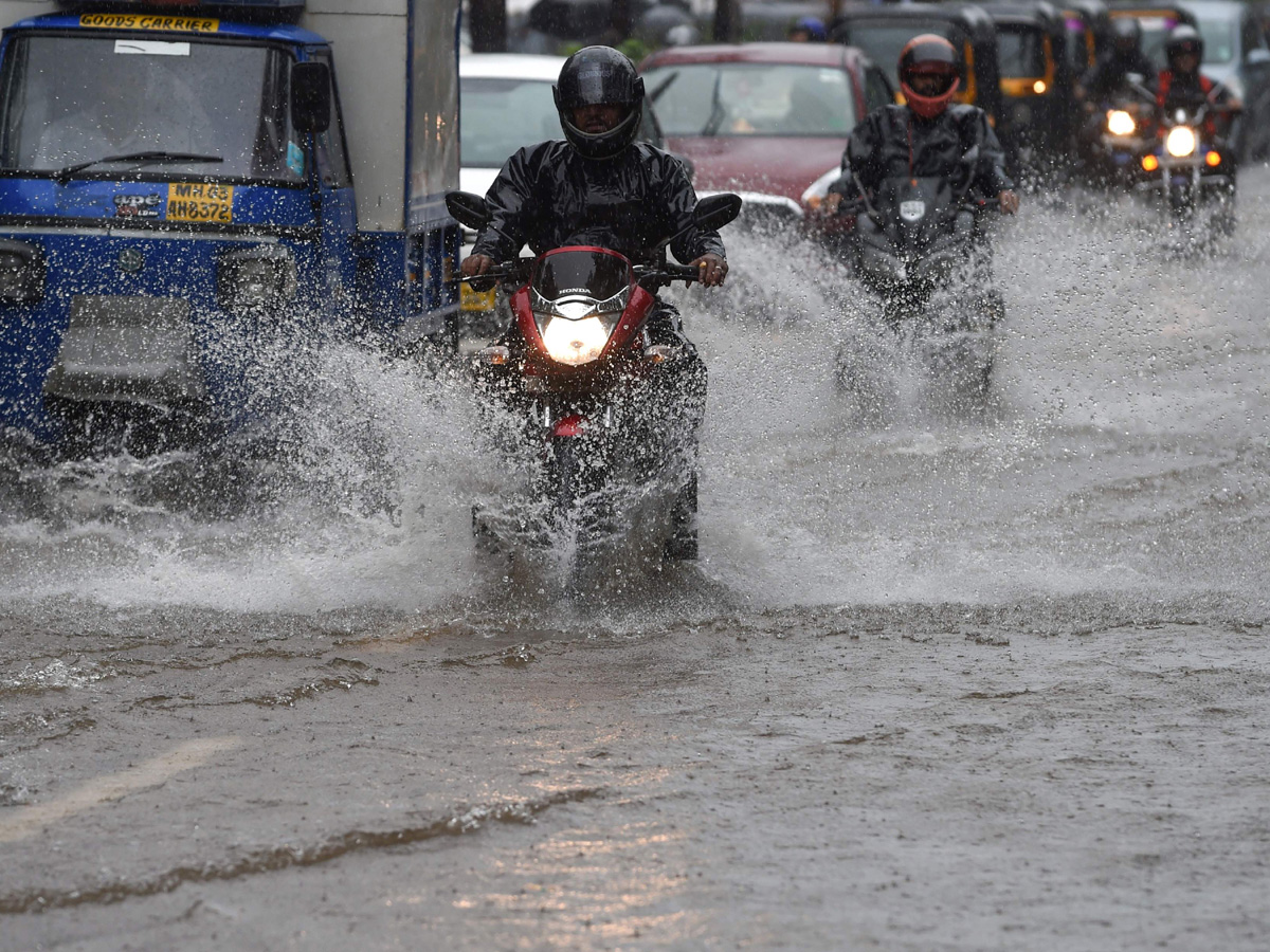 Heavy Rain in Mumbai Photo Gallery - Sakshi28