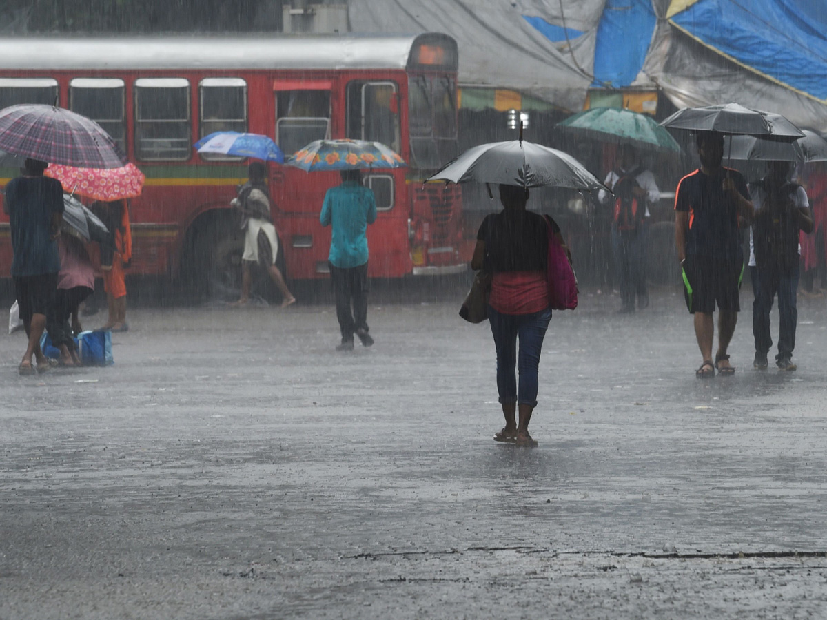 Heavy Rain in Mumbai Photo Gallery - Sakshi29